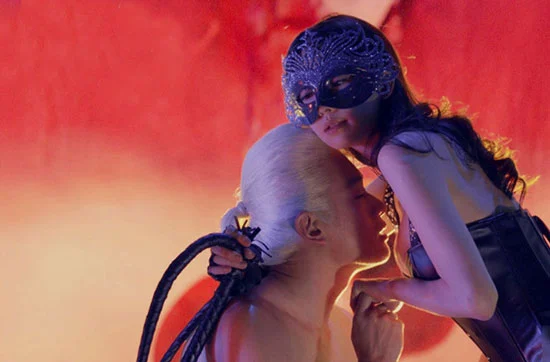 【西檬之家】圣水是什么？探索BDSM文化中的特殊元素